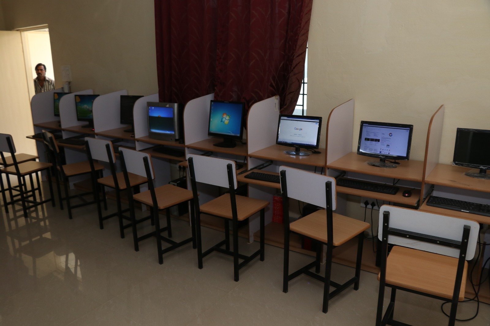 Workstations – 40 Seats